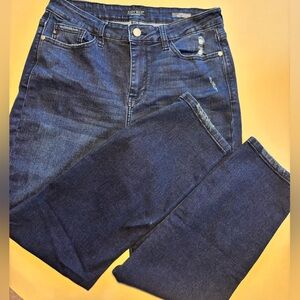 Judy Blue Women’s 7/28 Cool Cat Boyfriend Jeans JB8114DK